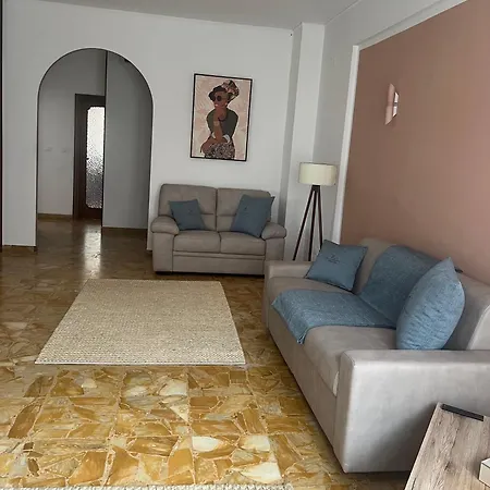 Arts At 5 Terre Coast 아파트