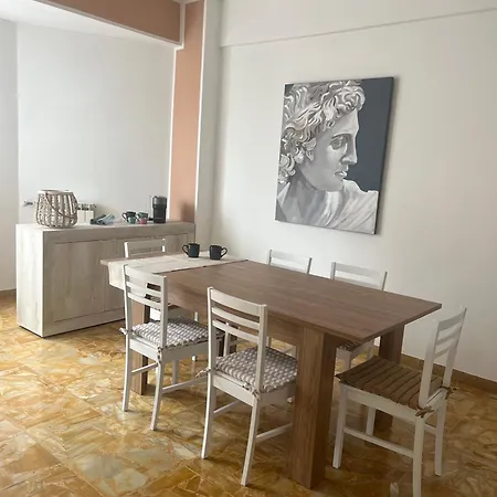 Arts At 5 Terre Coast Apartment